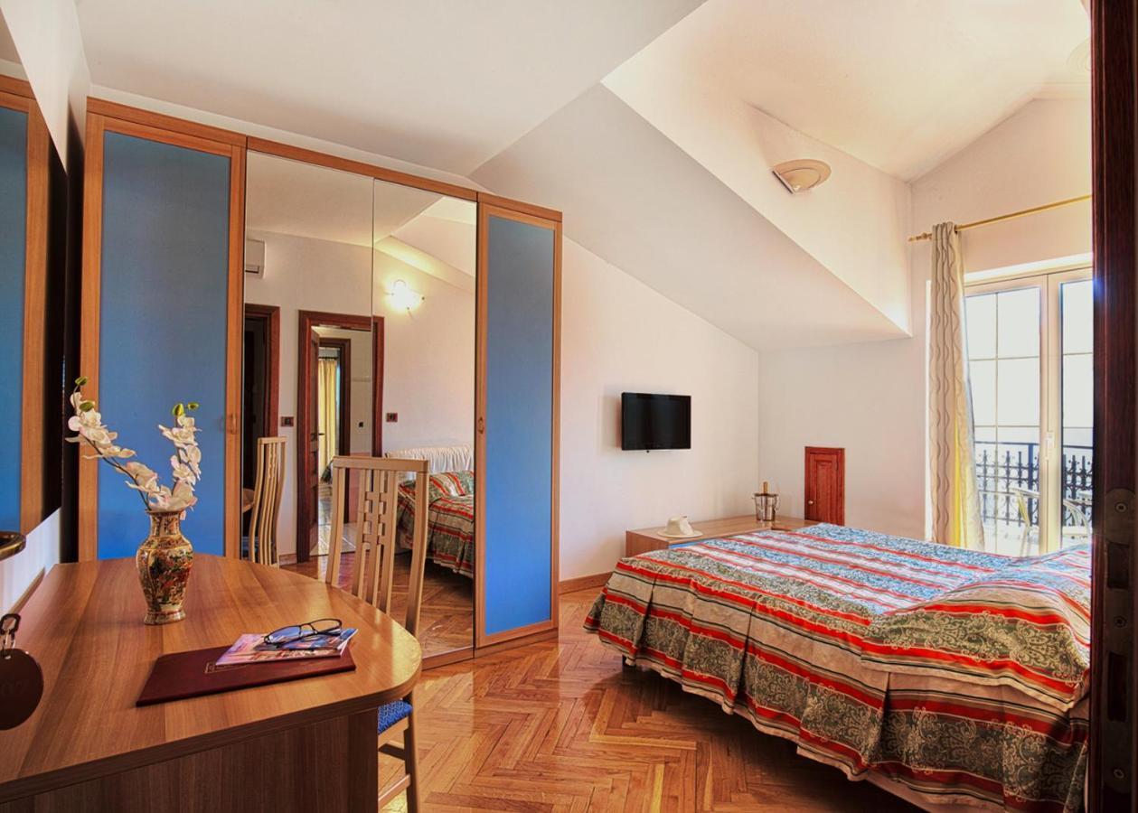 Villa Sveta Eufemija Bed End Breakfast I 로비니 외부 사진