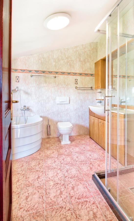 Villa Sveta Eufemija Bed End Breakfast I 로비니 외부 사진
