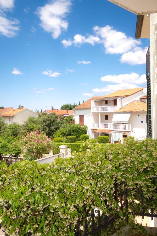 Villa Sveta Eufemija Bed End Breakfast I 로비니 외부 사진