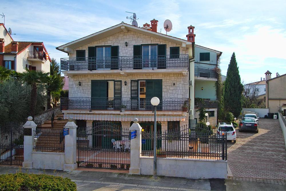 Villa Sveta Eufemija Bed End Breakfast I 로비니 외부 사진