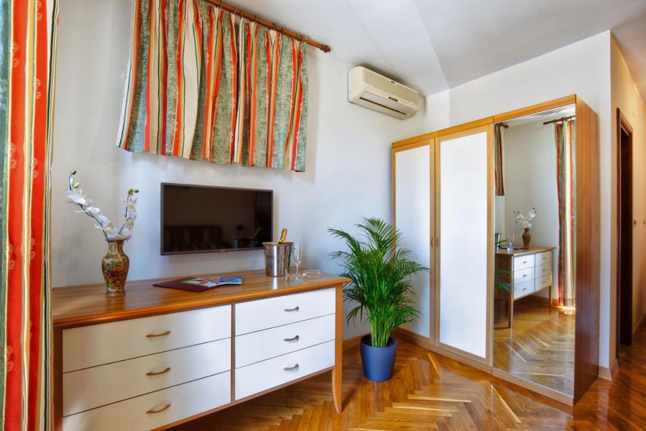 Villa Sveta Eufemija Bed End Breakfast I 로비니 외부 사진