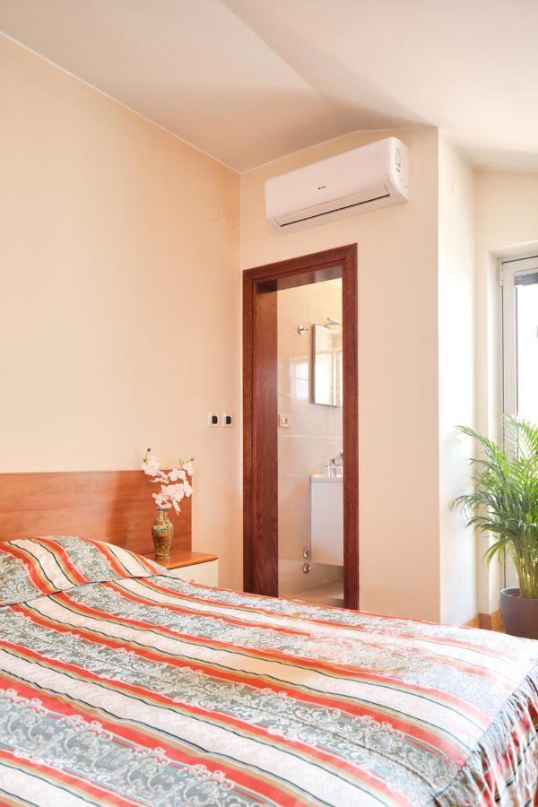 Villa Sveta Eufemija Bed End Breakfast I 로비니 외부 사진