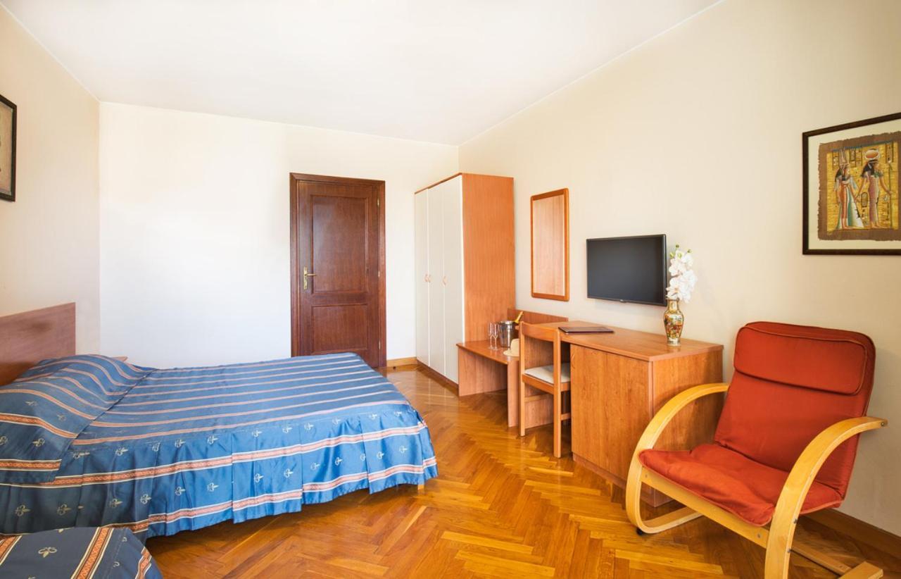 Villa Sveta Eufemija Bed End Breakfast I 로비니 외부 사진